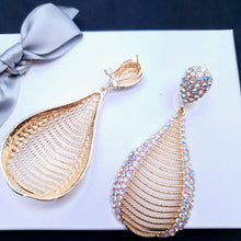 Load image into Gallery viewer, Gold African Wedding Earrings.