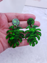 Load image into Gallery viewer, Green Palm Leaf  Earrings